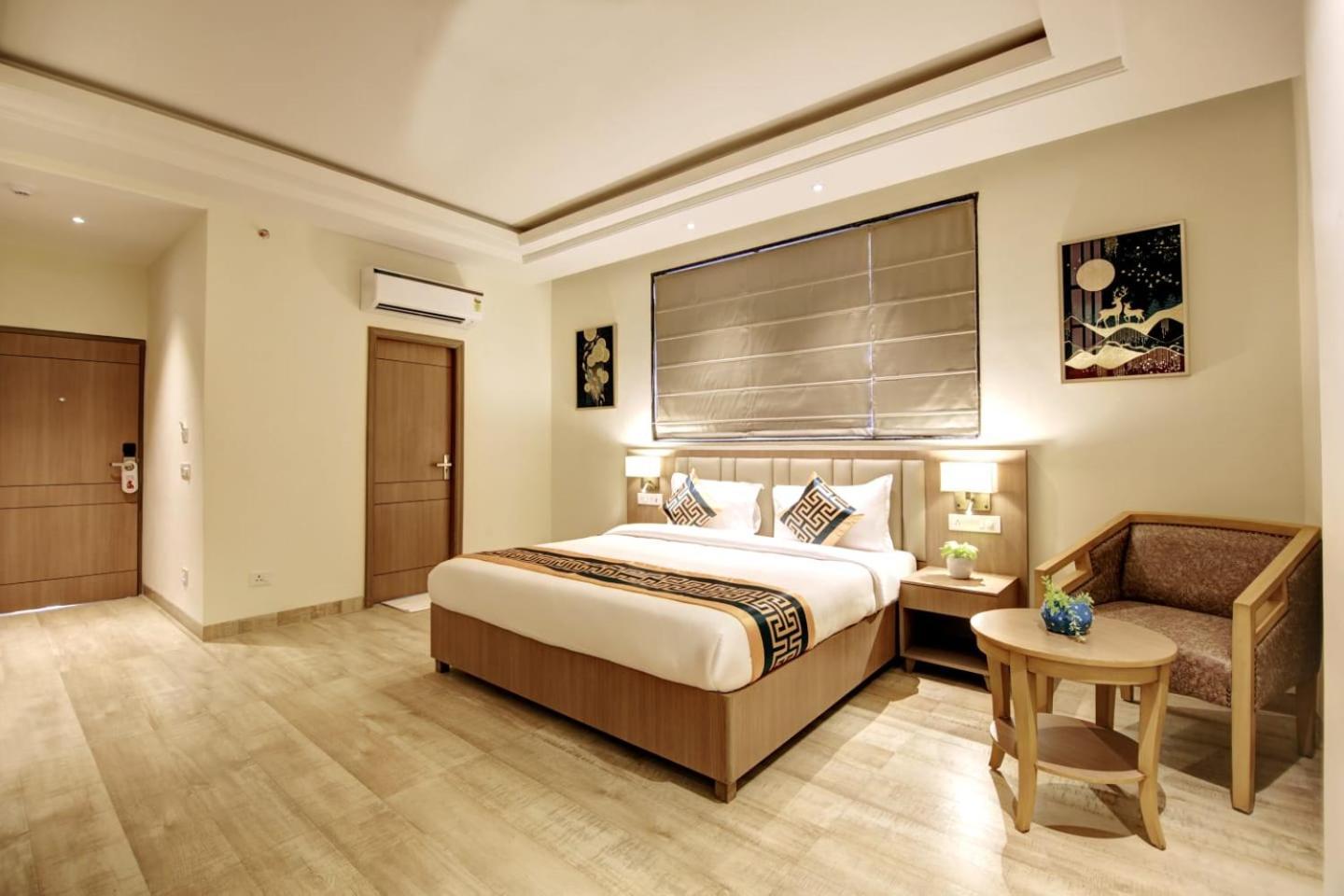Hotel Grand Aerotech New Delhi Exteriör bild